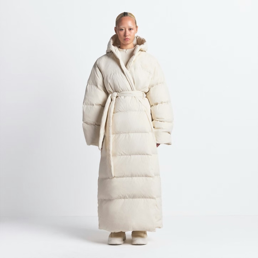 BNWT SKIMS X NORTH FACE SOLD OUT CREAM BONE Women's Floor Length Puffer Coat